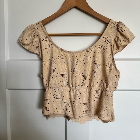 Urban Romantics Eyelet/Lace Tie Front Cap Sleeve Cropped Top - Cream/Tan - Sz XL - Picture 10 of 11